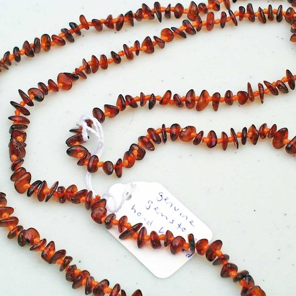 NECKLACE, RED AGATE CHIPS GEMSTONE, TAG ON, 26 INCHES LONG, RED/ORANGE - Picture 1 of 2